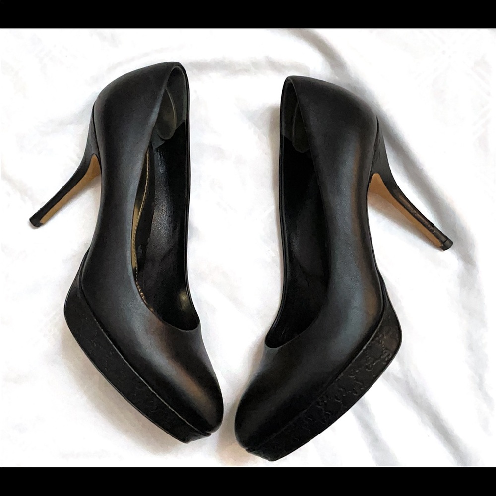 Gucci Black Leather Pumps size US 6.5/ EU 37 (Authentic)